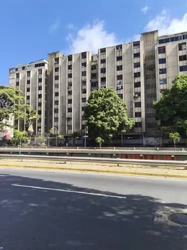 Alquiler De Oficina En La Av. Libertador