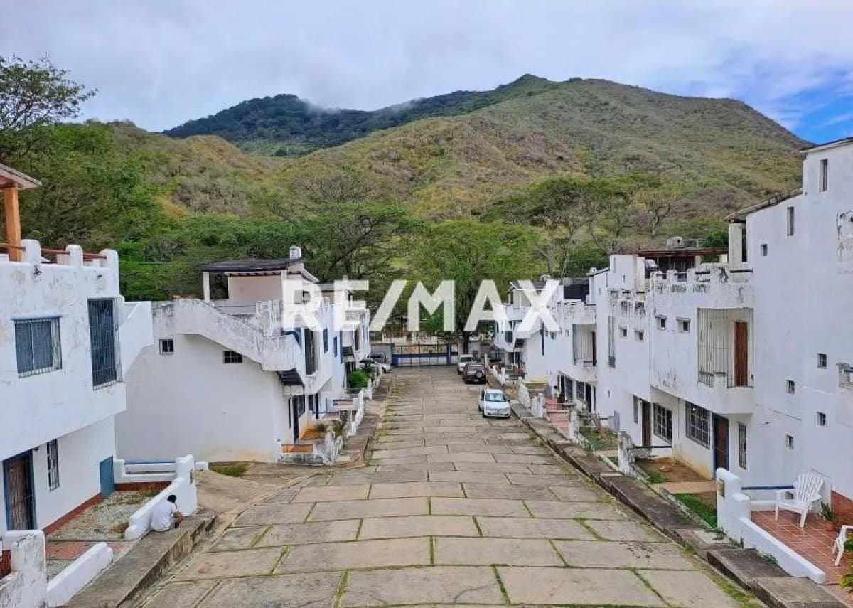 TOWNHOUSE CONJUNTO RESD. CASAS BLANCAS MONTE CARMELO, AV. 31 DE JULIO, COCHEIMA, ISLA DE MARGARITA, NUEVA ESPARTA