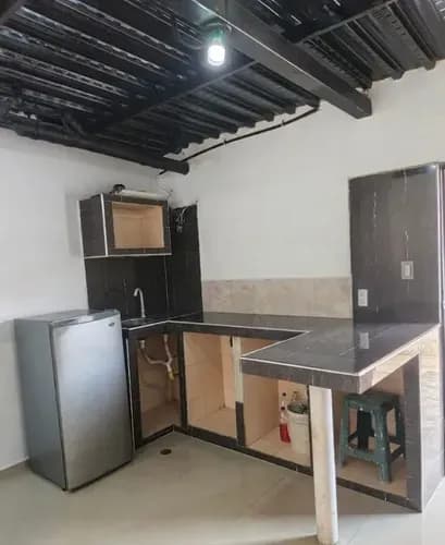 En Alquiler Anexo De Dos Niveles Amoblado En San Diego. Urb La Esmeralda. Ideal Para Persona Sola . ( Solo Clientes) Yhuise