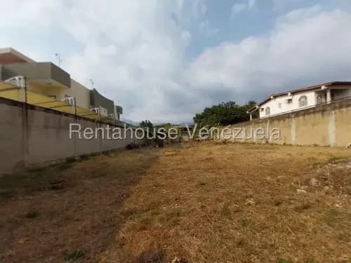 Terreno En Venta De 826mts Maracay Urb Tiuna Av Bolivar 25-21392 Avel