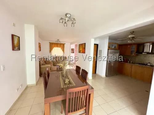 Hermosa Y Cómoda Casa De 2 Niveles Con Piscina Al Este De La Ciudad: 4 Habitaciones, 4 Baños, Tanque De 8.000l Y Patio Familiar @eloisabermudez.rah