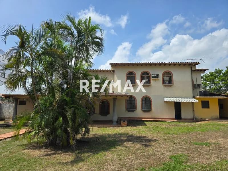 Quinta con piscina en venta