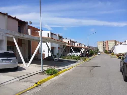 Townhouse En Seminario, San Diego. Res Amazonia. Sfranv-97