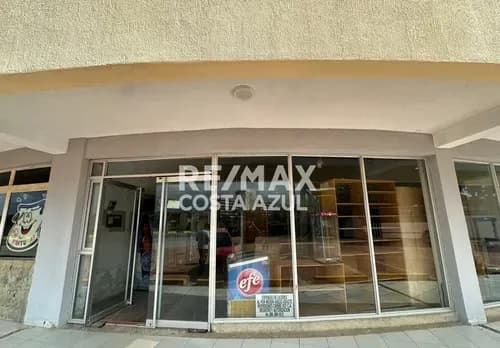 En Venta Local En Plena Carretera Principal Moron Coro, A La Altura De Tucacas En Centro Comercial Caribbean.