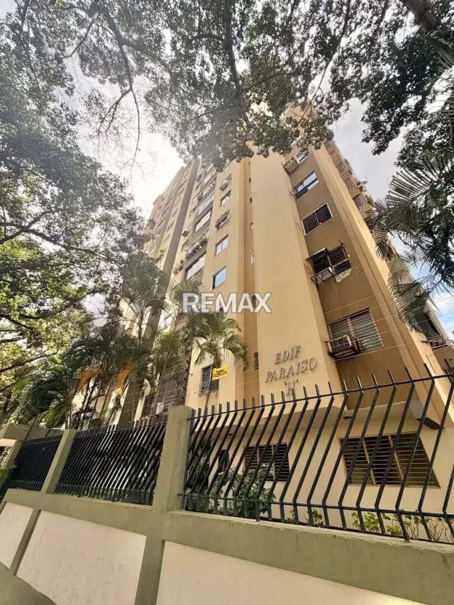 Apartamento en Venta en Valles de Camoruco Habitable Piso Alto Planta 50%
