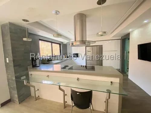 Disfruta Del Confort Y Estatus En La Zona Más Cotizada De La Ciudad. Este Exclusivo Townhouse Combina Una Ubicación Privilegiada Con Acceso Rápido A Todo