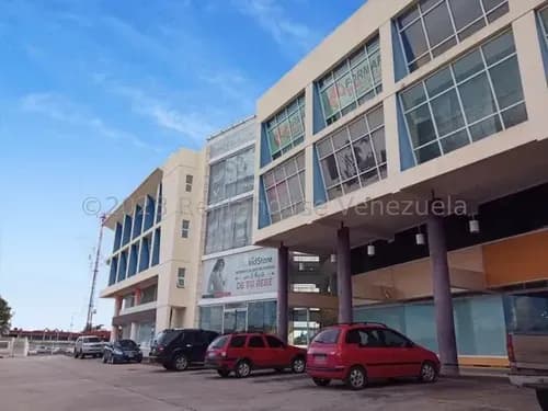 Orieta Rojas Local En Venta Situado En Moderno Complejo Comercial Industrial, Amplia Distribución, Cuenta Con Planta Eléctrica Areas Comunes 23-12267 May13