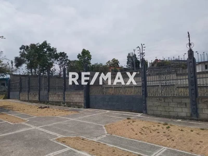 EN VENTA TERRENO PARA CUALQUIER USO EN PLENA ZONA URBANA DE SANARE ESTADO LARA