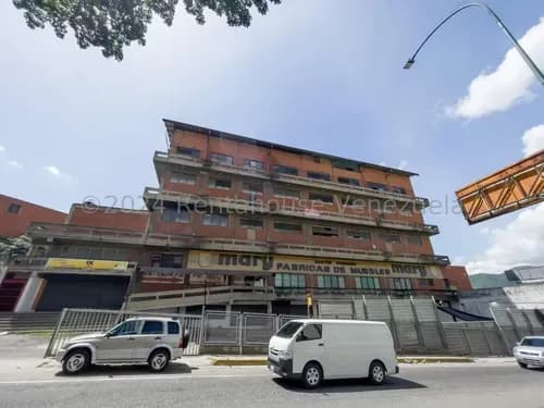 Yb Se Ofrece En Alquiler Amplio Local En La Yaguara #26-10382