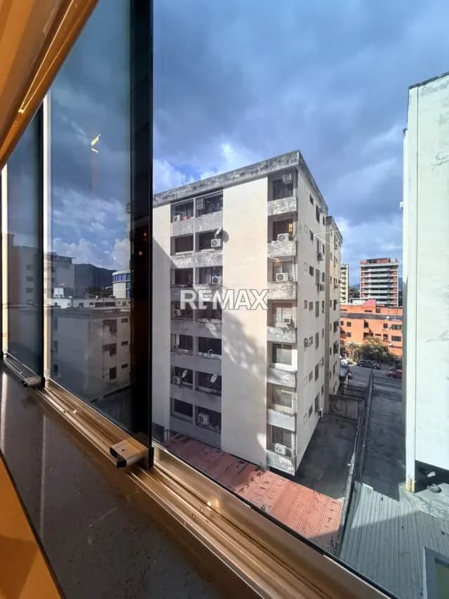 APARTAMENTO EN VENTA RES. SEVILLA REAL EN LA URB. SABANA LARGA