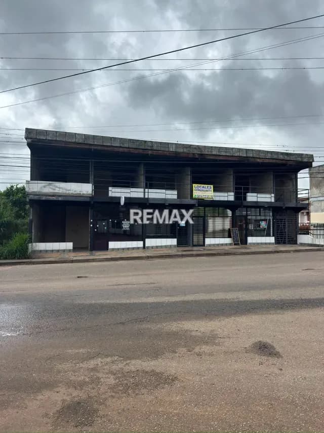 Se vende 12 locales comerciales Ubicado en Altos de Paramillo antes del liceo Aplicación