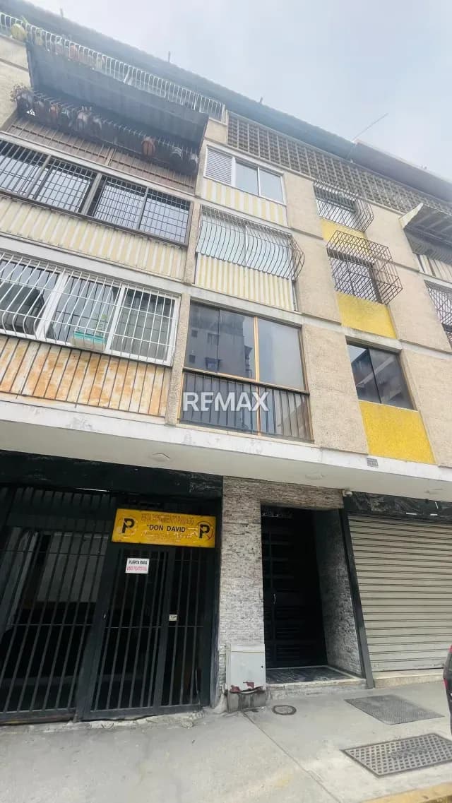Venta de 2 Puestos de Estacionamiento en Chacao