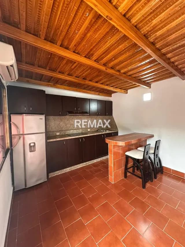 Apartamento tipo estudio en alquiler ubicado en el castaño