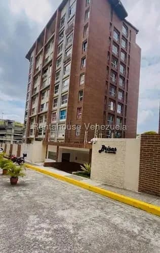 Lld/ Moderno Y Funcional Apartamento Con Excelente Ubicación En Miraavila Venta 26-21052
