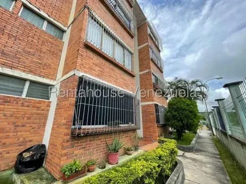 Naudy Escalona & Maribel Morillo Asesores Inmobiliarios De Rentahouse Alquila Cómodo Apartamento En Zona Este De Barquisimeto 26-21379 Lara