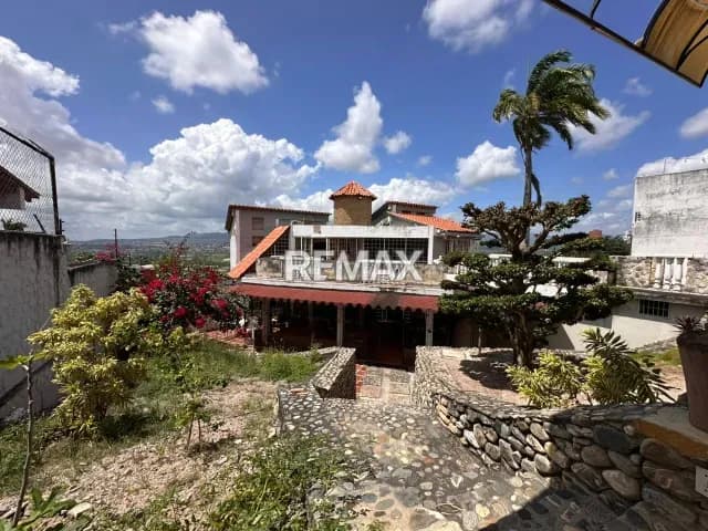 Casa en Venta Urbanización Colinas de Santa Rosa Zona Este - Barquisimeto