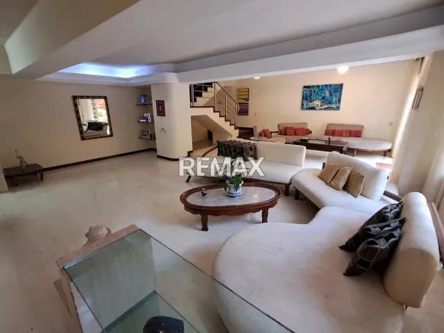 Venta PB duplex con terraza urb. Las Esmeraldas de La Tahona.