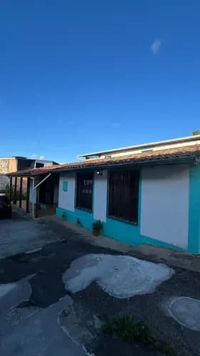 Alquiler De Amplia Casa En Tucape Parte Baja