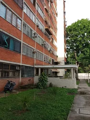 F-7217. Alexora Vende Apartamento De Oportunidad, Ubicado En Urb. Los Guayabitos, En Res. Camino Real, Naguanagua (2,1,1)