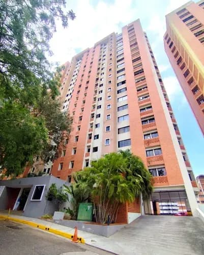 Lisbeth Mantilla Alquila Apartamento En Res. Lomas De Los Mangos, Los Mangos, Valencia.