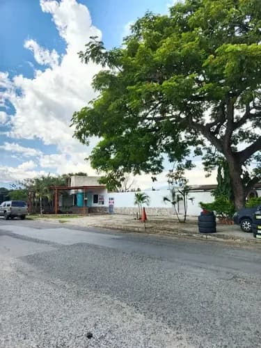 Terreno En Av Principal De Ciudad Alianza Municipio Guacara Consta De 700mts Posee Agua Y Luz Tiene Frente Hacia La Av Principal , Y Hacia La Urbanización. Listo Para Firmar Precio $87.000 $$