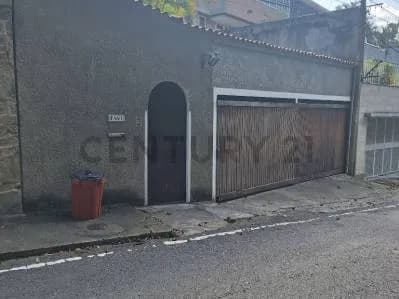 Casa con 1375 M2 terreno para remodelar en el Peñon