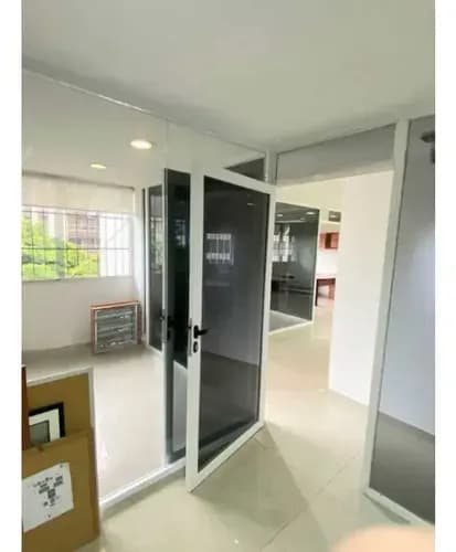 Alquilo Oficina 64m2 Las Mercedes 7000