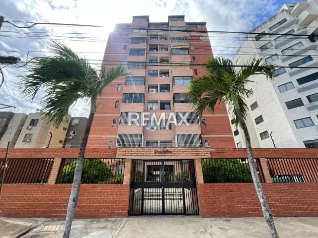 COMODO Y ACOGEDOR APARTAMENTO EN EDIFICIO DON JULIA, URBANIZACION COSTAZUL, ISLA DE MARGARITA