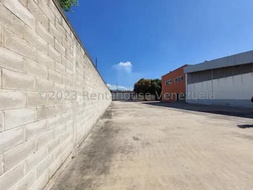 Consigue Galpón Industrial En Alquiler Con 10000 Metros, Muelles De Carga Para Gandolas Planta Eléctrica Total Pozo De Agua, Manufactura, Almacenamiento O Producción Industrial Nela 26-450