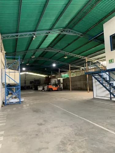 Empresa Con Galpones En Venta Lista Para Producción En Av Intercomunal Turmero Maracay