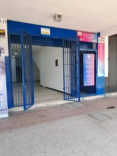 Mc En Alquiler Amplio Local Planta Baja Pie De Calle - Alto Tráfico - Av Las Ferias* ¡new Price! Se Alquila Local Comercial, Av. Bolivar Sur, Diagonal Plaza Santa Rosa. Área 130 Mt2 Planta