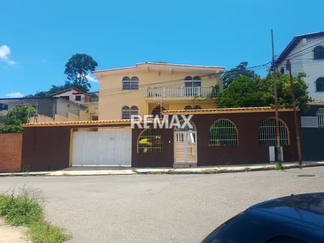 Vendo Hermosa Quinta en Colinas De santa Rosa