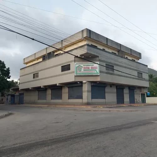 Edificio, Edificación Y Fonde De Comercio. Negocio La Asuncion