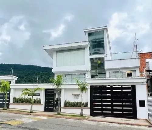 Se Vende Quinta Altos De Pirineo San Cristobal