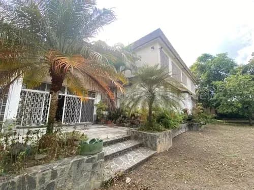Agp Casa En Venta En Valle Arriba, Calle Cerrada, Diseño Vanguardista, Amplio Espacios, Jardín 26-6353