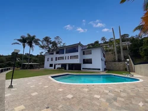 Casa En Venta En Cerro Verde Baruta Caracas