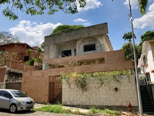Py Casa En Venta En Terraza De Los Nísperos En Obra Gris En Calle Cerrada