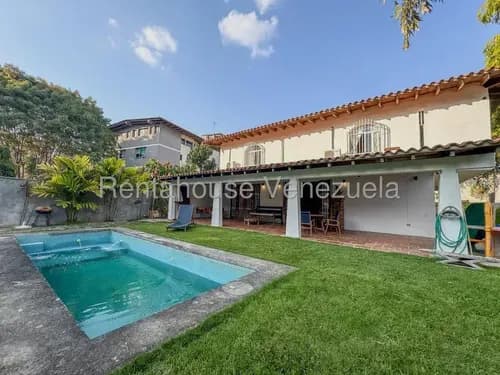 Casa En Venta En Cumbres De Curumo Jardin 1200 Metros Terreno Calle Cerrada Piscina Angela Tochon Caracas Casas