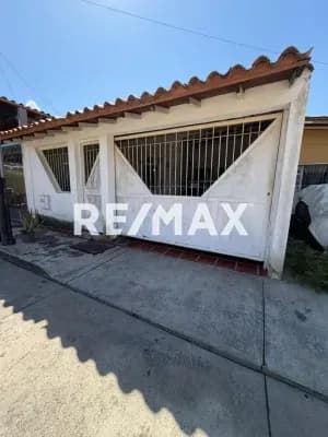 Se vende casa en urbanización San Rafael