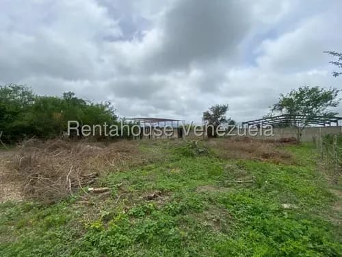 Dennymar, Ofrece En Venta Sensacional Terreno En Buena Zona De Cabudare, Posee 1.000m2, En Optimas Condiciones! Contactame 26-21293.