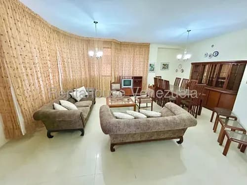 // Maria Elena Oropeza // Vendo Exclusivo Amplio Muy Negociable / Apartamento 160 M2 /aire Integral Totalmente Operativo / Planta Eléctrica /3 Puestos De Estacionamientos / Cerca Sambil / El Este,lara