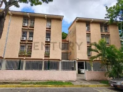 Cómodo apartamento duplex en venta en Montalbán 1