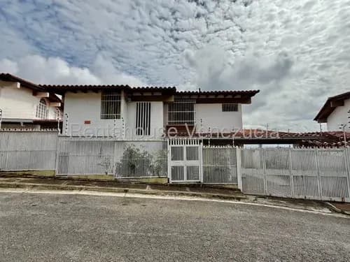 Oportunidad De Casa Con Gran Potencial En Venta En Santa Paula 25-23672 Ma