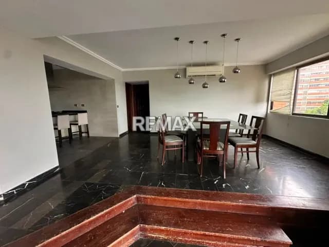 Apartamento en Alquiler Res. DOLORITA Av. EL MILAGRO