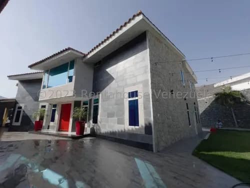 Bella Casa Quinta En Venta En El Castaño Con Piscina Concepto Único Moderno Lista Para Firmar Invierta Seguro Nela 25-10214