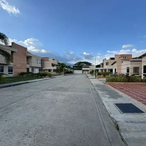 Townhouse En El Pueblo De San Diego Res Villa Cristal. Inth-239