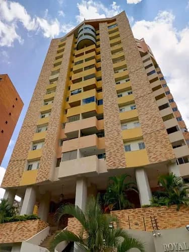 Angelica Rivas Vende Apartamento En Residencias Royal Palace, Urb El Parral, Valencia Vzla