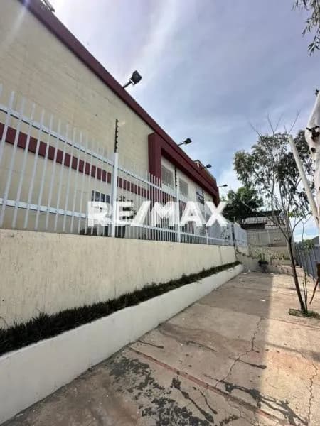 Galpón en Alquiler Av. La Limpia
