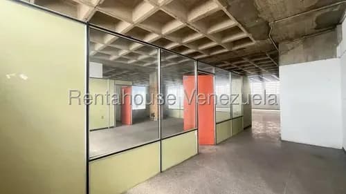 Np Galpon Luminoso En Alquiler En Los Ruices Yf 26-20832