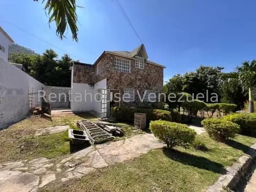 Se Vende Estupenda Casa Tipo Chalet Con Amplio Terreno, Urb Santa Rosalia - Cagua 26-21487 Hc